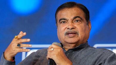 E20 नहीं चाहिए? ज्यादा कीमत देकर खरीद सकेंगे 100% पेट्रोल, नितिन गडकरी का बड़ा ऐलान E20 नहीं चाहिए? ज्यादा कीमत देकर खरीद सकेंगे 100% पेट्रोल, नितिन गडकरी का बड़ा ऐलान
