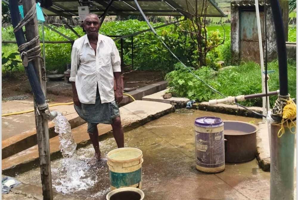 सीएम हेल्पलाइन की शिकायत का त्वरित समाधान सोलर पंप चालू होने से लौटी खेतों की रौनक सीएम हेल्पलाइन की शिकायत का त्वरित समाधान सोलर पंप चालू होने से लौटी खेतों की रौनक