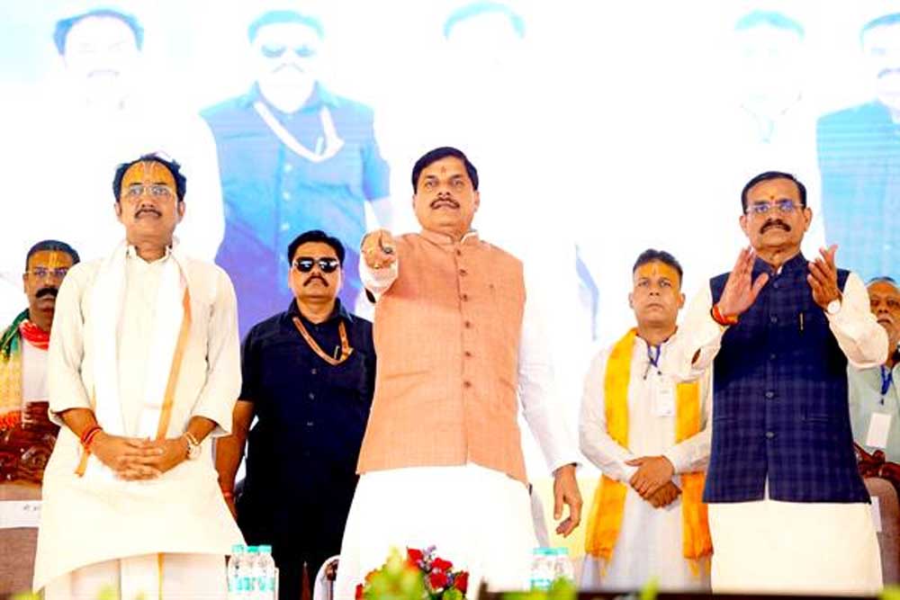 सामाजिक सुरक्षा पेंशन योजना अंतर्गत 35 लाख से अधिक हितग्राहियों को लगभग 210 करोड़ राशि का सिंगल क्लिक से अंतरण सामाजिक सुरक्षा पेंशन योजना अंतर्गत 35 लाख से अधिक हितग्राहियों को लगभग 210 करोड़ राशि का सिंगल क्लिक से अंतरण
