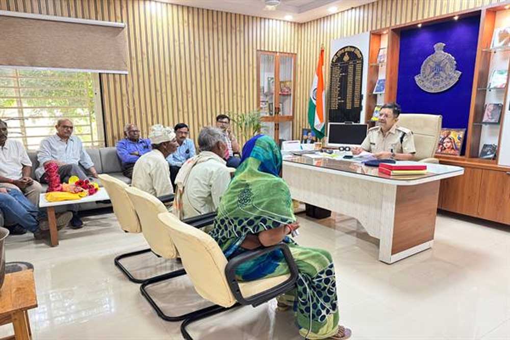 वरिष्ठ नागरिकों के सम्मान और अधिकारों की रक्षा के लिए विदिशा पुलिस की सीनियर सिटीजन पुलिस पंचायत बनी मजबूत सहारा वरिष्ठ नागरिकों के सम्मान और अधिकारों की रक्षा के लिए विदिशा पुलिस की सीनियर सिटीजन पुलिस पंचायत बनी मजबूत सहारा