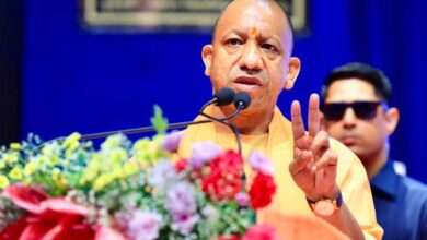 केसरिया और भगवा कपड़ों से समाजवादी पार्टी की जन्मजात दुश्मनी: मुख्यमंत्री योगी केसरिया और भगवा कपड़ों से समाजवादी पार्टी की जन्मजात दुश्मनी: मुख्यमंत्री योगी