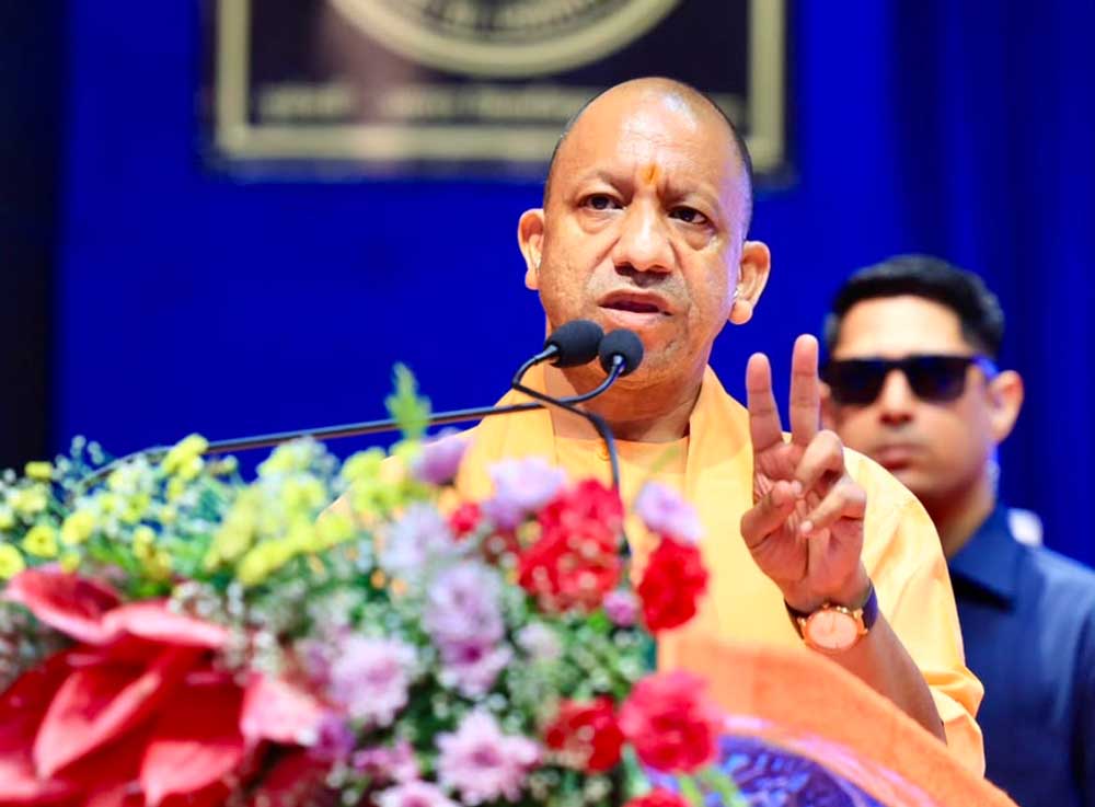 केसरिया और भगवा कपड़ों से समाजवादी पार्टी की जन्मजात दुश्मनी: मुख्यमंत्री योगी केसरिया और भगवा कपड़ों से समाजवादी पार्टी की जन्मजात दुश्मनी: मुख्यमंत्री योगी