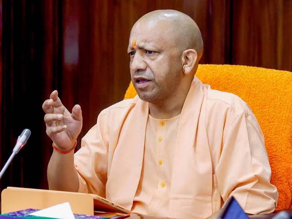 यूपी चुनाव से पहले योगी सरकार एक्टिव, मंत्रियों को जनता तक योजनाएं पहुंचाने का निर्देश यूपी चुनाव से पहले योगी सरकार एक्टिव, मंत्रियों को जनता तक योजनाएं पहुंचाने का निर्देश
