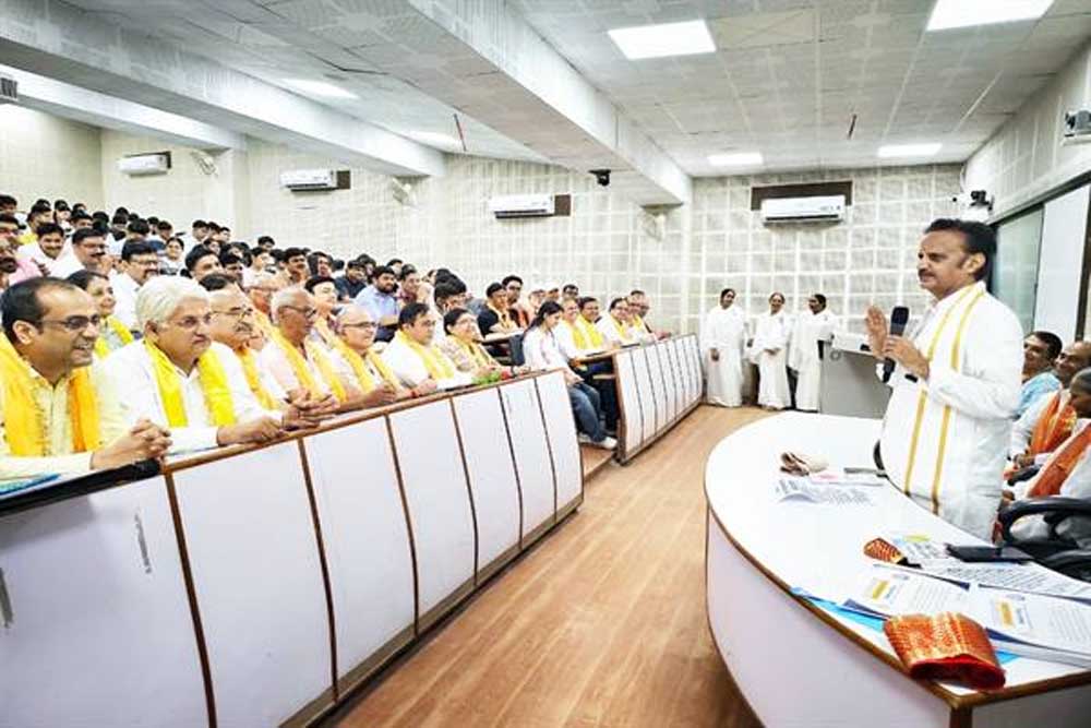 चिकित्सा सेवा केवल एक पेशा नहीं बल्कि मानवता की सर्वोच्च सेवा है : उप मुख्यमंत्रीशुक्ल चिकित्सा सेवा केवल एक पेशा नहीं बल्कि मानवता की सर्वोच्च सेवा है : उप मुख्यमंत्रीशुक्ल