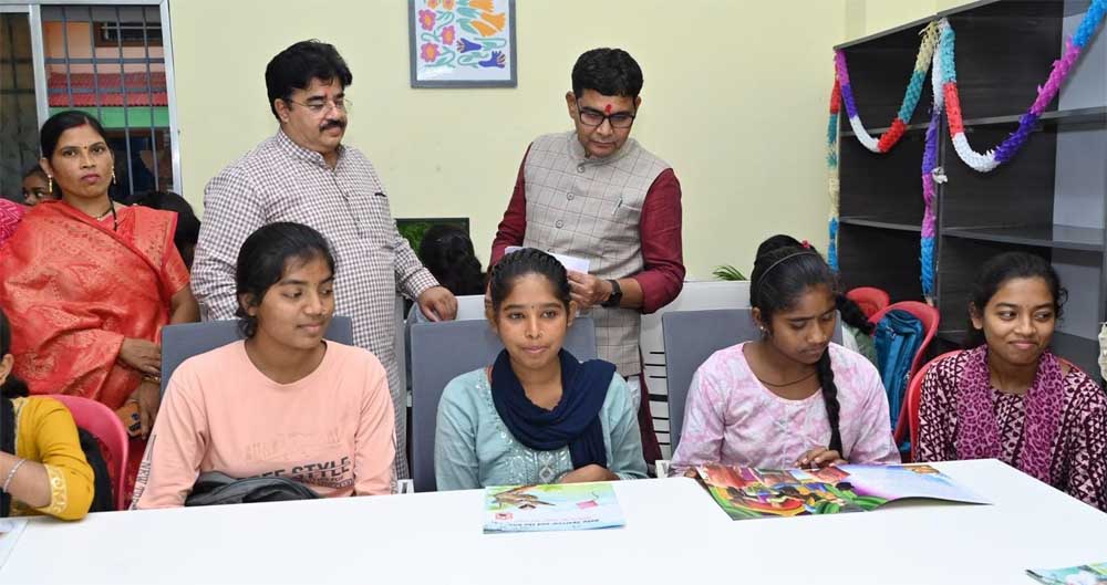 गांव और शहर के युवाओं के बीच अवसरों की दूरी मिटाएगी ई-लाइब्रेरी-मंत्री टंक राम वर्मा गांव और शहर के युवाओं के बीच अवसरों की दूरी मिटाएगी ई-लाइब्रेरी-मंत्री टंक राम वर्मा