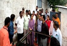 ओडिशा के मंत्रीनाइक ने मुगलिया हाट गांव में ग्रामीण पेयजल व्यवस्था का किया अवलोकन