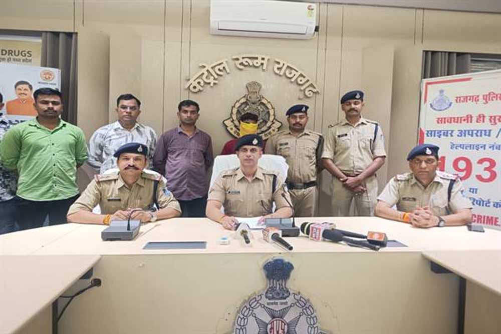 मध्यप्रदेश पुलिस की साइबर अपराधियों पर लगातार कार्रवाई मध्यप्रदेश पुलिस की साइबर अपराधियों पर लगातार कार्रवाई