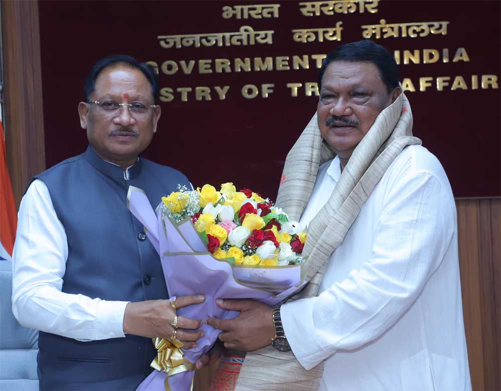 बस्तर के 461 पूर्व नक्सल प्रभावित गांवों तक बिजली पहुंचाने की पहल, केंद्र से विशेष सहायता का आग्रह बस्तर के 461 पूर्व नक्सल प्रभावित गांवों तक बिजली पहुंचाने की पहल, केंद्र से विशेष सहायता का आग्रह