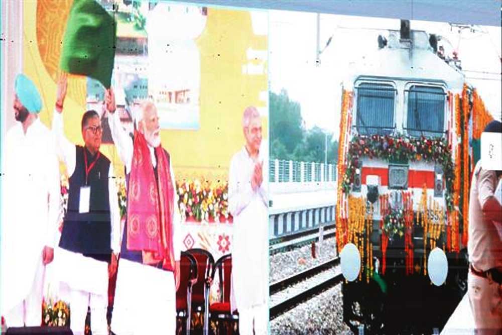 बुंदेलखंड अब बदल रहा है, केन-बेतवा नदी जोड़ो परियोजना से आएगी हरियाली : मुख्यमंत्री डॉ. यादव बुंदेलखंड अब बदल रहा है, केन-बेतवा नदी जोड़ो परियोजना से आएगी हरियाली : मुख्यमंत्री डॉ. यादव