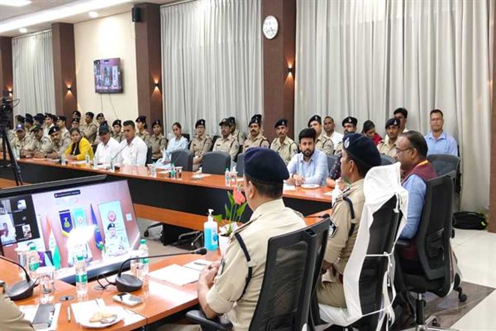 पासपोर्ट सत्यापन को अधिक प्रभावी एवं समयबद्ध बनाने के लिए संभाग स्तरीय पुलिस प्रशिक्षण कार्यशालाओं का आयोजन पासपोर्ट सत्यापन को अधिक प्रभावी एवं समयबद्ध बनाने के लिए संभाग स्तरीय पुलिस प्रशिक्षण कार्यशालाओं का आयोजन