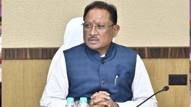 मुख्यमंत्री विष्णुदेव साय ने अंतरराष्ट्रीय लोक कलाकार विक्रम यादव के उपचार के दिए निर्देश मुख्यमंत्री विष्णुदेव साय ने अंतरराष्ट्रीय लोक कलाकार विक्रम यादव के उपचार के दिए निर्देश