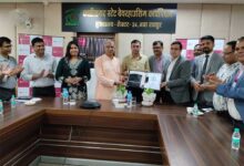 छत्तीसगढ़ स्टेट वेयरहाउसिंग कार्पोरेशन के कर्मचारियों को उपहार