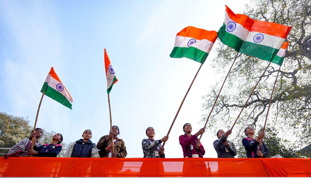 Har Ghar Tiranga 2026: तिरंगा फहराने से उतारने तक जानें पूरे नियम, ऐसे डाउनलोड करें सर्टिफिकेट Har Ghar Tiranga 2026: तिरंगा फहराने से उतारने तक जानें पूरे नियम, ऐसे डाउनलोड करें सर्टिफिकेट
