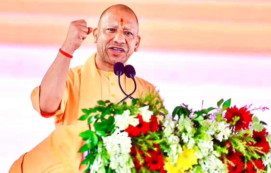 एनसीआर में बढ़ते वायु प्रदूषण को लेकर मुख्यमंत्री योगी ने दिए निर्देश, अधिकारियों ने बैठक कर बनाई रणनीति