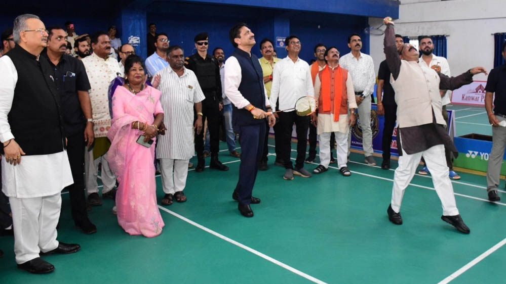 रायपुर : विधानसभा अध्यक्ष डॉ. रमन सिंह और उप मुख्यमंत्री अरुण साव ने 25वीं छत्तीसगढ़ स्टेट जूनियर रैंकिंग बैडमिंटन टूर्नामेंट का किया शुभारंभ रायपुर : विधानसभा अध्यक्ष डॉ. रमन सिंह और उप मुख्यमंत्री अरुण साव ने 25वीं छत्तीसगढ़ स्टेट जूनियर रैंकिंग बैडमिंटन टूर्नामेंट का किया शुभारंभ