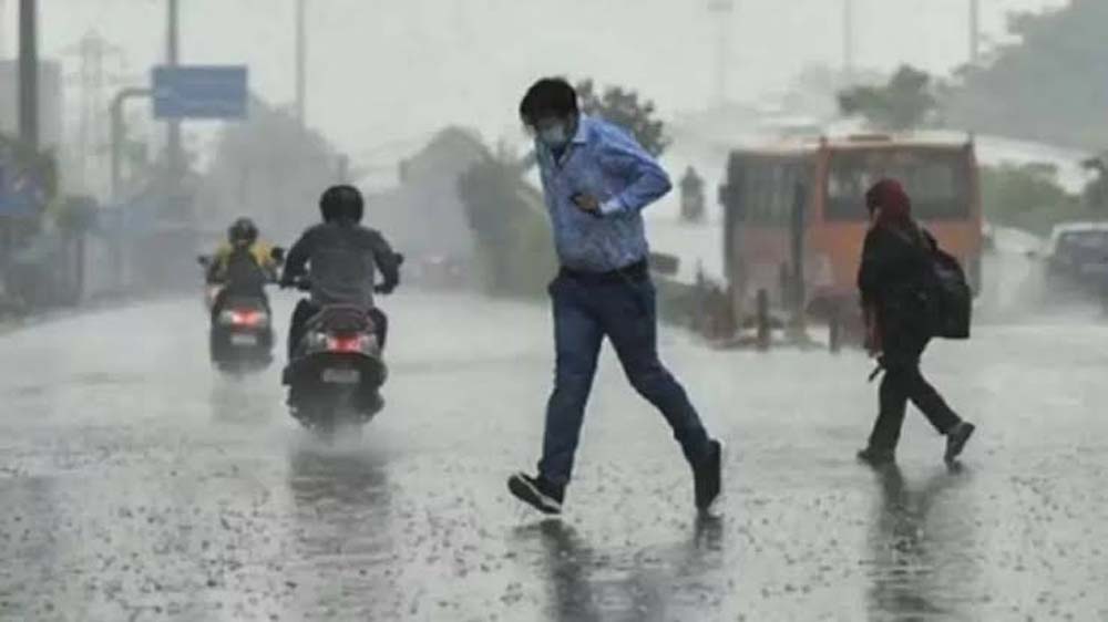 यूपी में 4 सितंबर तक बारिश का अलर्ट, कई जिलों में भारी से बहुत भारी बारिश की चेतावनी