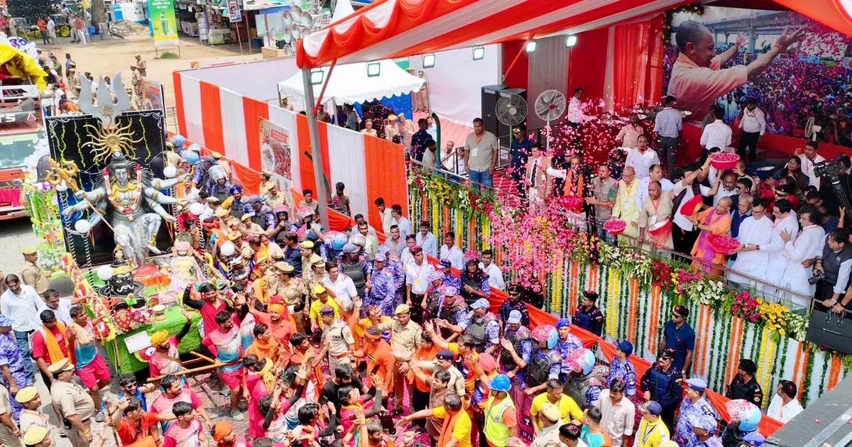 कांवड़ यात्रा हुई हाईटेक : योगी सरकार में शिवभक्तों को एक क्लिक पर हर सुविधा कांवड़ यात्रा हुई हाईटेक : योगी सरकार में शिवभक्तों को एक क्लिक पर हर सुविधा