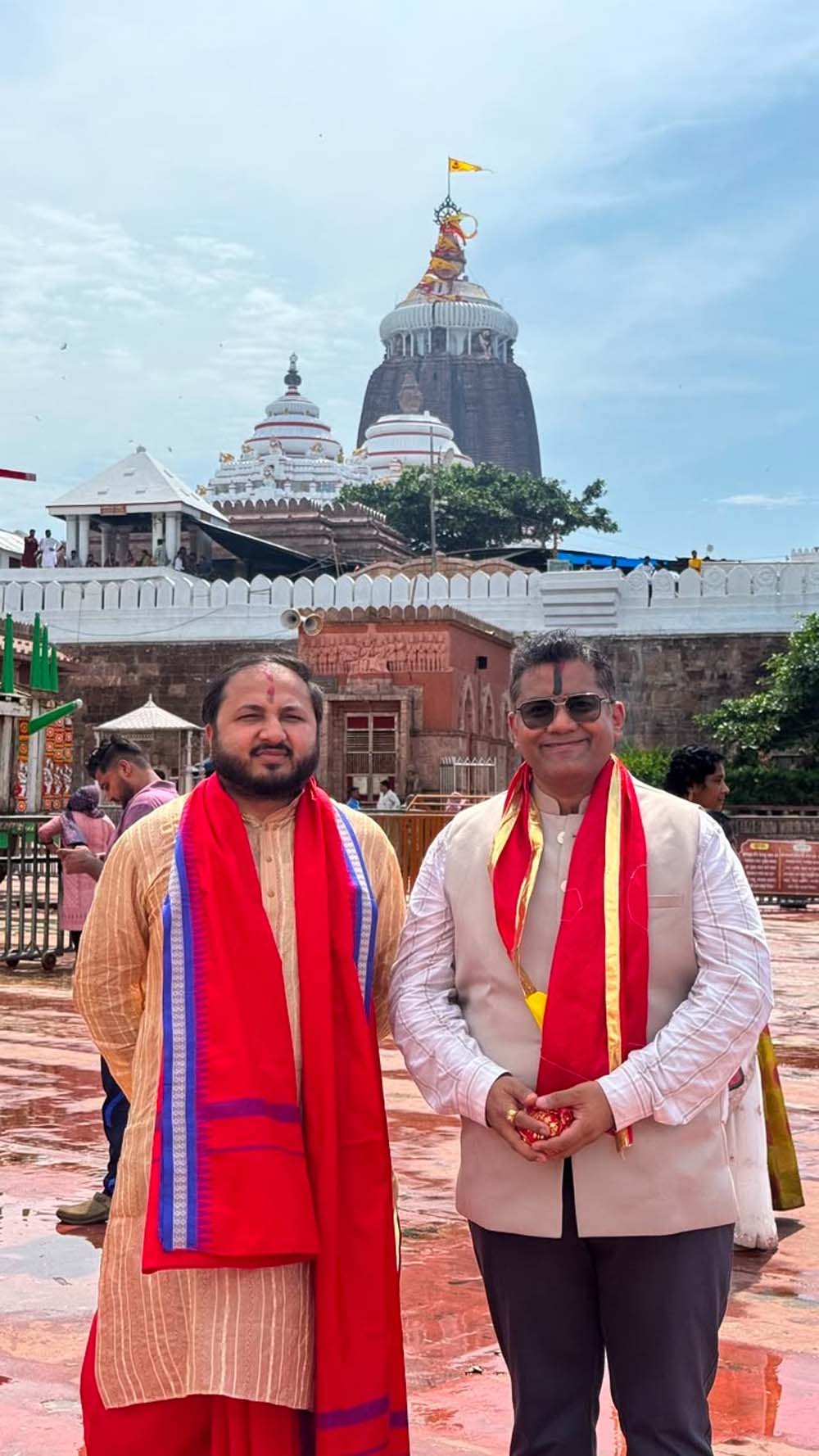 भगवान श्री जगन्नाथ के श्रीचरणों में श्रद्धालुओं की मनोकामनाएँ हुईं समर्पित भगवान श्री जगन्नाथ के श्रीचरणों में श्रद्धालुओं की मनोकामनाएँ हुईं समर्पित