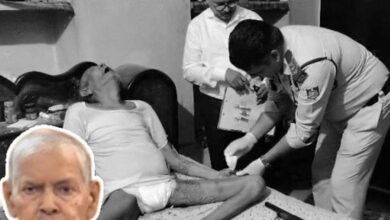 ग्वालियर में ‘गढ़ी के राजा’ की मौत, घर में लाइसेंसी राइफल से खुद को मारी गोली; 2 महीने से थे बीमार ग्वालियर में ‘गढ़ी के राजा’ की मौत, घर में लाइसेंसी राइफल से खुद को मारी गोली; 2 महीने से थे बीमार