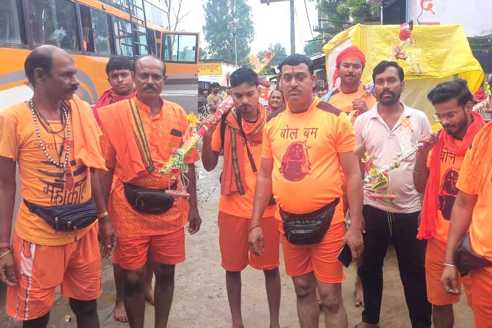 बाबा धाम के लिए बिलासपुर से श्रद्धालु हुए रवाना बाबा धाम के लिए बिलासपुर से श्रद्धालु हुए रवाना