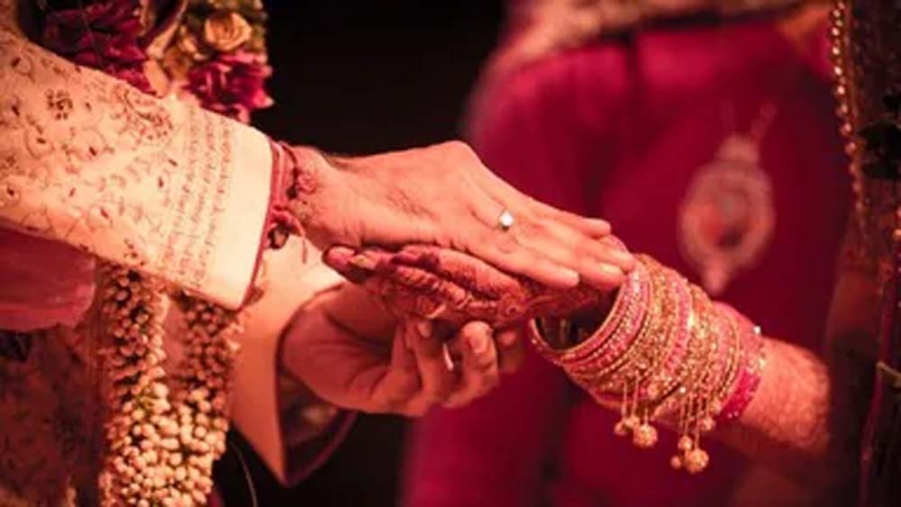 प्रेम विवाह के बाद धर्म परिवर्तन, परिवार पर उत्पीड़न के गंभीर आरोप लगे प्रेम विवाह के बाद धर्म परिवर्तन, परिवार पर उत्पीड़न के गंभीर आरोप लगे