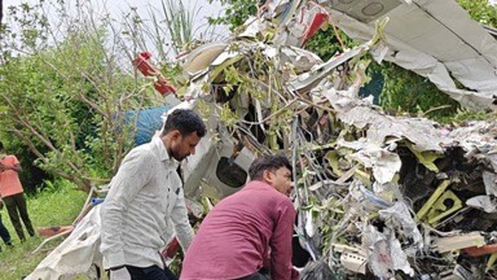 कानपुर में ट्रेनिंग विमान क्रैश, दो ट्रेनी पायलटों की मौत; गंगा बैराज के पास हादसा