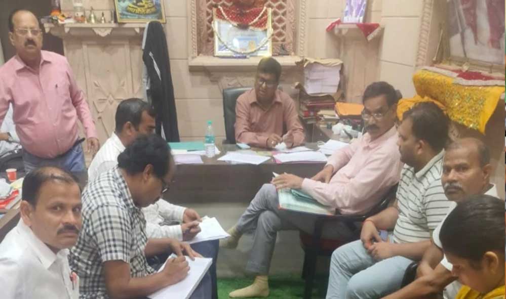 ग्वालियर के अचलेश्वर महादेव मंदिर का प्रशासन ने लिया नियंत्रण, दानपेटियां सील; अधिकारी करेंगे निगरानी ग्वालियर के अचलेश्वर महादेव मंदिर का प्रशासन ने लिया नियंत्रण, दानपेटियां सील; अधिकारी करेंगे निगरानी