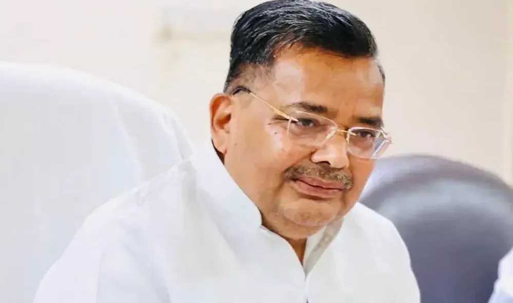 महापुरुषों और वीरांगनाओं का सम्मान करना सभी की जिम्मेदारीः मंत्री जयवीर सिंह महापुरुषों और वीरांगनाओं का सम्मान करना सभी की जिम्मेदारीः मंत्री जयवीर सिंह
