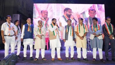 80 किलो लड्डू बांटकर मनाया आजादी का जश्न, जश्न-ए-आजादी ट्रस्ट के कार्यक्रम में धर्मगुरुओं ने किया ध्वजारोहण
