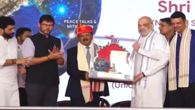 अमित शाह के हाथों NSA अजीत डोभाल को मिला लोकमान्य तिलक अवॉर्ड, पगड़ी पहनाकर किया सम्मानित अमित शाह के हाथों NSA अजीत डोभाल को मिला लोकमान्य तिलक अवॉर्ड, पगड़ी पहनाकर किया सम्मानित