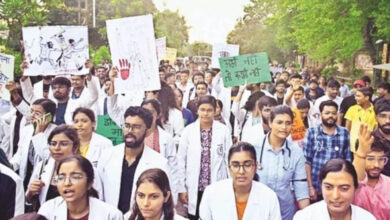 MP के 13 सरकारी मेडिकल कॉलेजों में MBBS इंटर्न्स की हड़ताल, 3,600 प्रशिक्षु डॉक्टरों ने काम किया बंद MP के 13 सरकारी मेडिकल कॉलेजों में MBBS इंटर्न्स की हड़ताल, 3,600 प्रशिक्षु डॉक्टरों ने काम किया बंद
