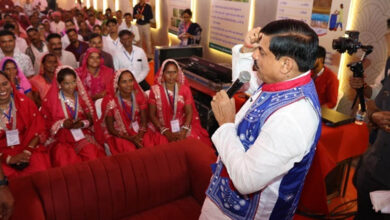 सीएम डॉ. यादव ने कृषि सखियों से किया संवाद, किसान महिलाओं ने बताया कैसे बढ़ी उनकी आय