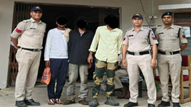 राजेंद्रग्राम पुलिस की कॉम्बिंग गश्त में बड़ी कार्रवाई, 3 स्थायी वारंटी गिरफ्तार कर कोर्ट में किया पेश राजेंद्रग्राम पुलिस की कॉम्बिंग गश्त में बड़ी कार्रवाई, 3 स्थायी वारंटी गिरफ्तार कर कोर्ट में किया पेश