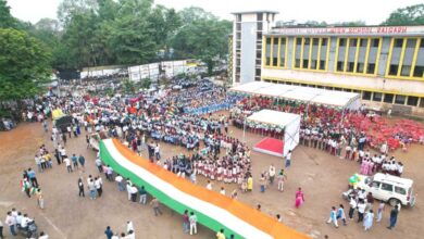करीब 200 फीट लंबे तिरंगे के साथ उमड़ा जनसैलाब, वित्त मंत्री ओ.पी. चौधरी हुए शामिल करीब 200 फीट लंबे तिरंगे के साथ उमड़ा जनसैलाब, वित्त मंत्री ओ.पी. चौधरी हुए शामिल