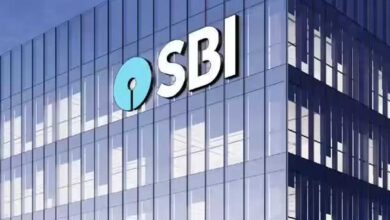 SBI के लाखों ग्राहकों को झटका! 4 बार से ज्यादा ₹500 निकाला तो लगेगा ₹15 चार्ज SBI के लाखों ग्राहकों को झटका! 4 बार से ज्यादा ₹500 निकाला तो लगेगा ₹15 चार्ज