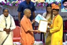 यूपी में 12वीं टॉपर रजनीश यादव पर बड़ी कार्रवाई! फर्जी दस्तावेजों के आरोप में डिग्रियां रद्द, ₹1 लाख और टैबलेट की होगी वसूली