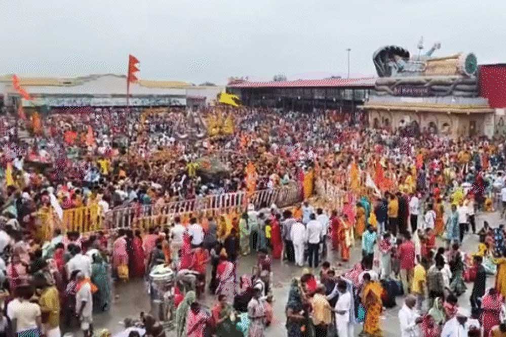 Kubereshwar Dham Kawad Yatra: तीन दिन सीहोर मार्ग पर ट्रैफिक डायवर्ट, वाहनों की नो-एंट्री Kubereshwar Dham Kawad Yatra: तीन दिन सीहोर मार्ग पर ट्रैफिक डायवर्ट, वाहनों की नो-एंट्री