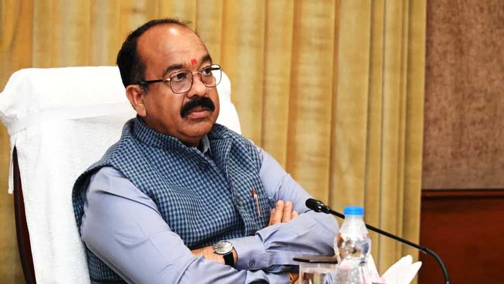 रायपुर : उप मुख्यमंत्री अरुण साव ने विकास कार्यों और योजनाओं के क्रियान्वयन की समीक्षा की रायपुर : उप मुख्यमंत्री अरुण साव ने विकास कार्यों और योजनाओं के क्रियान्वयन की समीक्षा की