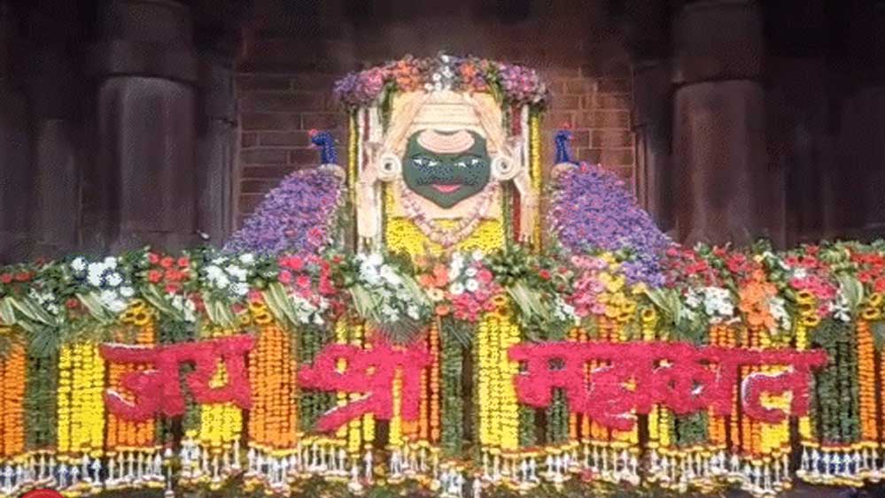 रजत मुकुट और मुंडमाल-रुद्राक्ष की माला से महाकाल का दिव्य श्रृंगार, ओंकारेश्वर में रुद्राभिषेक