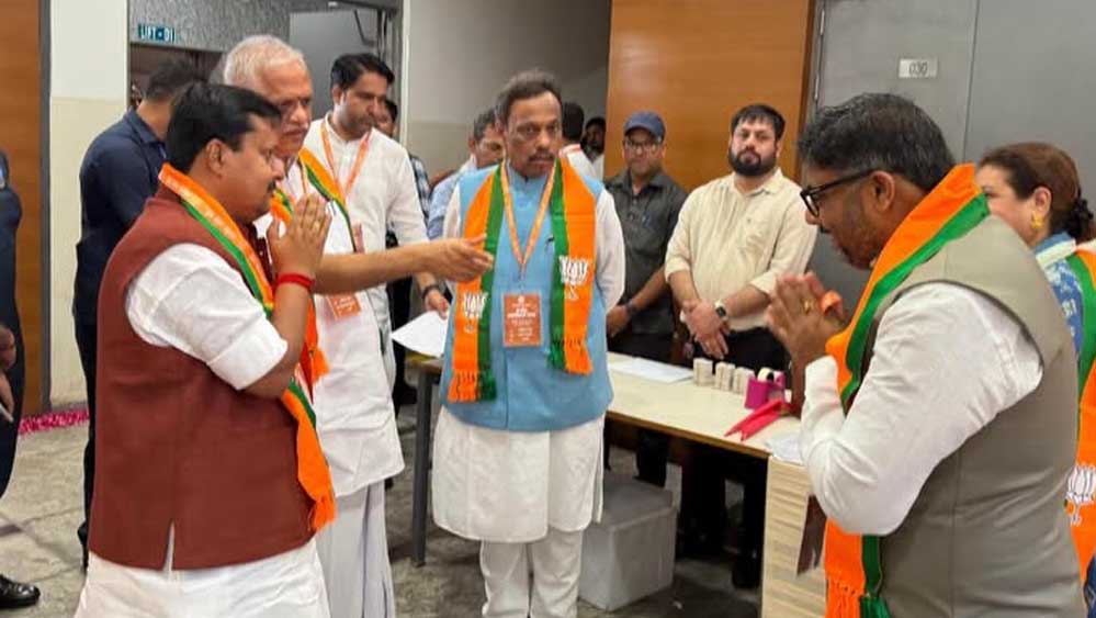 BJP जॉइन करने पर पिता ने जूतों से पीटा था, 15 साल बाद बासित बने पार्टी का मुस्लिम चेहरा