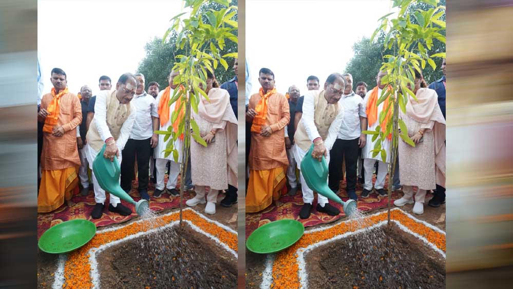 मुख्यमंत्री विष्णुदेव साय ने बाबा कर्मेश्वर का किया रुद्राभिषेक, प्रदेशवासियों की सुख-समृद्धि और खुशहाली की कामना की