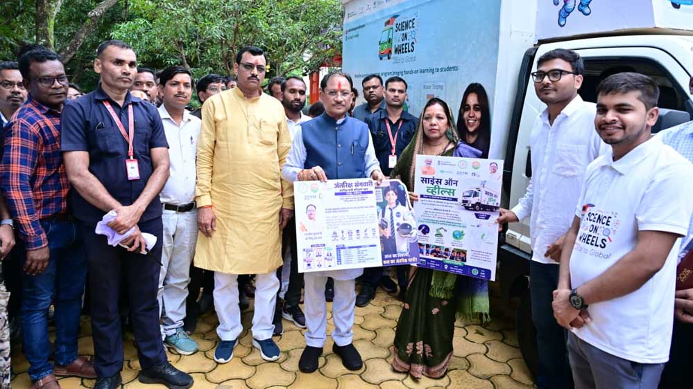 मुख्यमंत्री ने ‘अंतरिक्ष संगवारी’ अंतरिक्ष यात्री प्रशिक्षण पहल का किया शुभारंभ मुख्यमंत्री ने ‘अंतरिक्ष संगवारी’ अंतरिक्ष यात्री प्रशिक्षण पहल का किया शुभारंभ