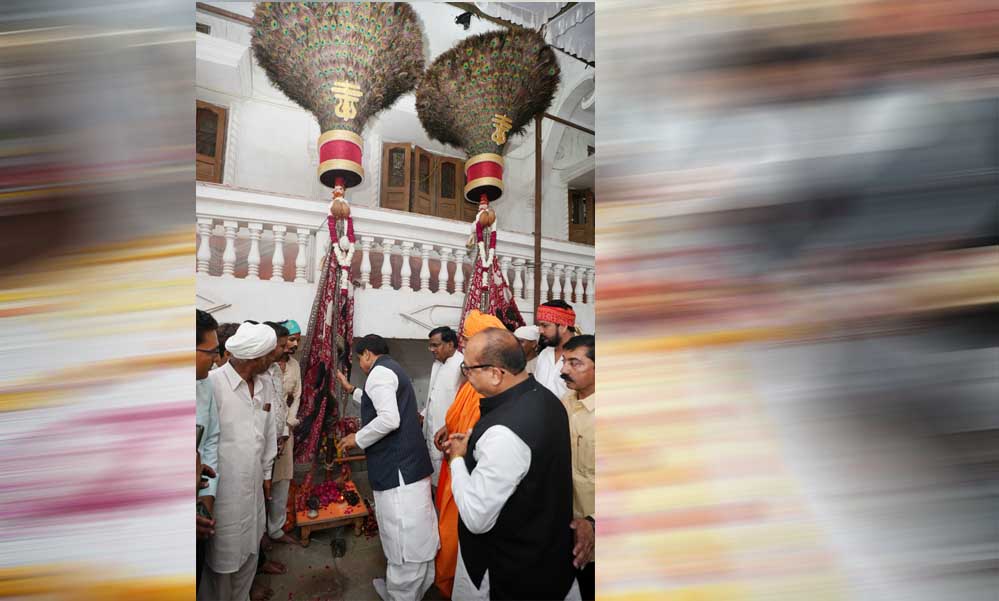 मुख्यमंत्री डॉ. यादव ने उज्जैन में वाल्मीकि धाम आश्रम में किया छड़ी-पूजन मुख्यमंत्री डॉ. यादव ने उज्जैन में वाल्मीकि धाम आश्रम में किया छड़ी-पूजन