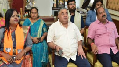 इतिहास, संस्कृति और स्वदेशी से आत्मनिर्भरता तक—‘मन की बात’ में देश की विकास यात्रा के विविध आयामों पर प्रधानमंत्री का प्रेरक संदेश इतिहास, संस्कृति और स्वदेशी से आत्मनिर्भरता तक—‘मन की बात’ में देश की विकास यात्रा के विविध आयामों पर प्रधानमंत्री का प्रेरक संदेश