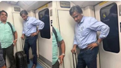 न रुतबा, न VIP ट्रीटमेंट… मेट्रो में खड़े जवागल श्रीनाथ की सादगी ने जीता दिल