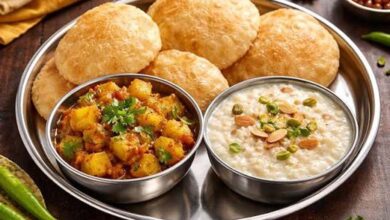 संडे लंच में बनाएं सूजी की फूली-फूली पूड़ियां और चटपटे मठ्ठे वाले आलू