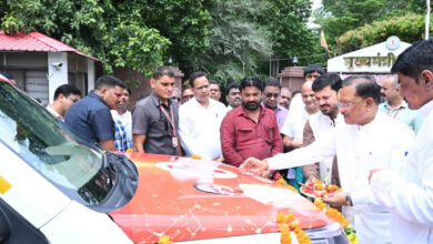 मुख्यमंत्री विष्णु देव साय ने धरसींवा विधानसभा को दी निःशुल्क एम्बुलेंस की सौगात मुख्यमंत्री विष्णु देव साय ने धरसींवा विधानसभा को दी निःशुल्क एम्बुलेंस की सौगात