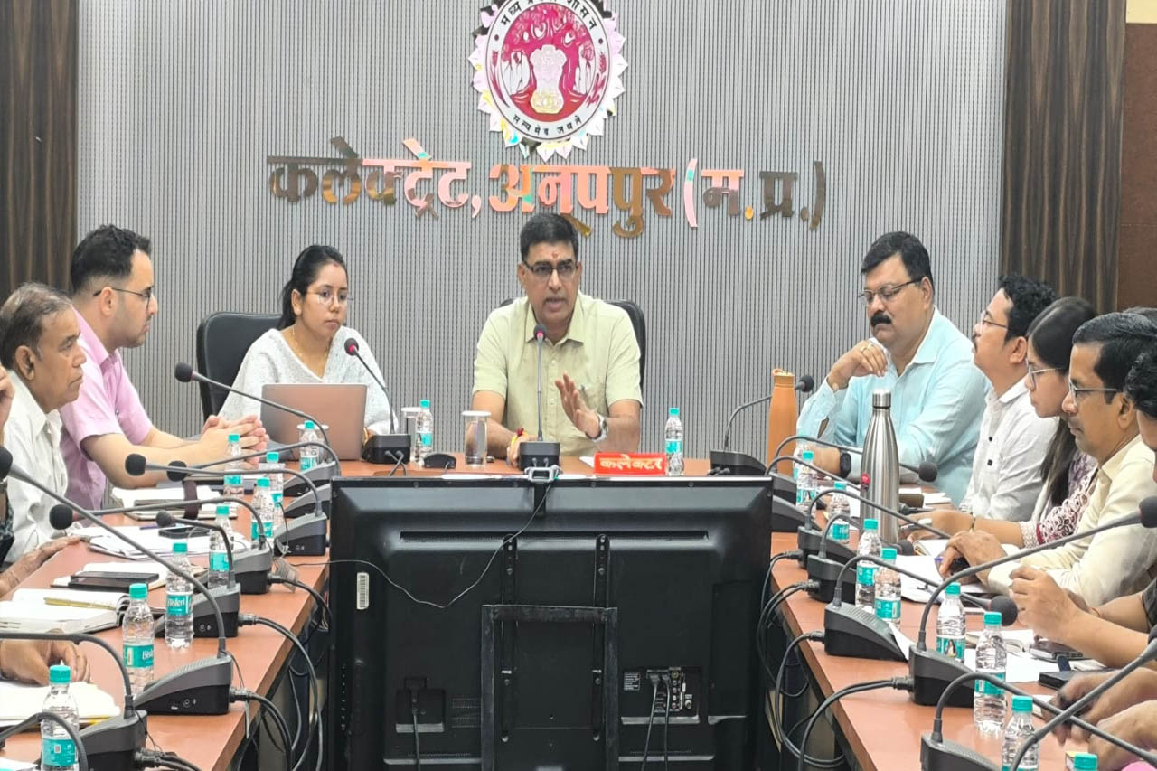 जिले के सभी विद्यालयों एवं छात्रावासों में पेयजल गुणवत्ता की जांच कराई जाए – कलेक्टर झा जिले के सभी विद्यालयों एवं छात्रावासों में पेयजल गुणवत्ता की जांच कराई जाए – कलेक्टर झा