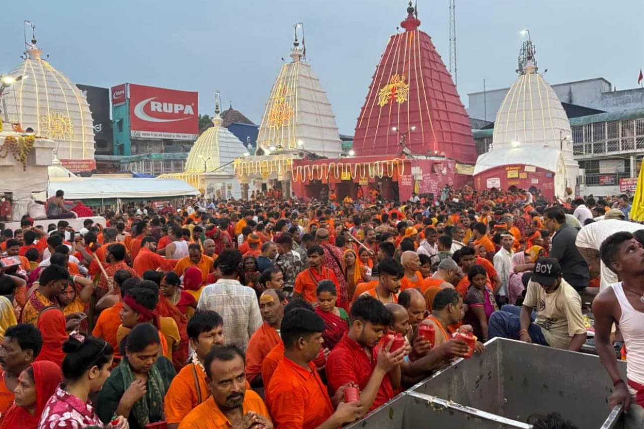 सावन का पहला सोमवार आज, शिव मंदिरों में उमड़ेगा श्रद्धा का सैलाब सावन का पहला सोमवार आज, शिव मंदिरों में उमड़ेगा श्रद्धा का सैलाब