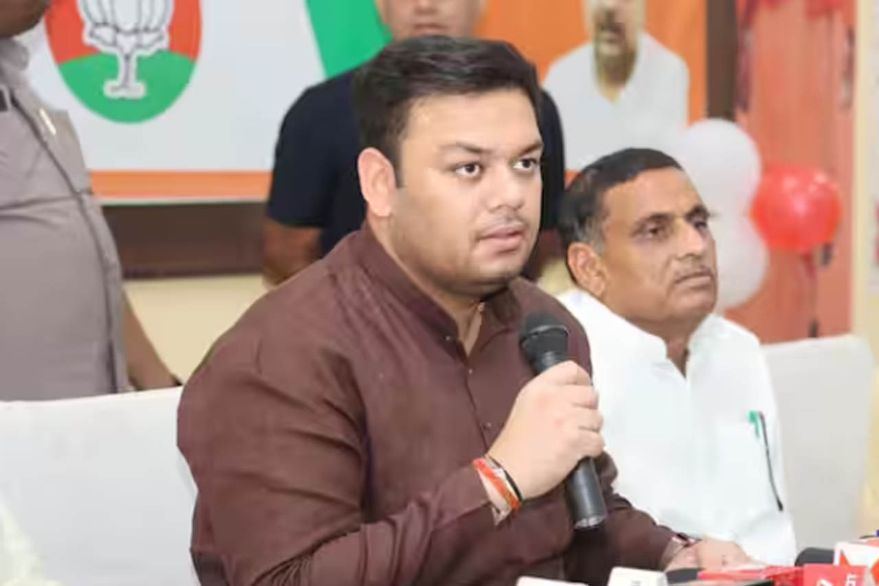 एक भी स्कूल बंद नहीं हुआ… अखिलेश के आरोपों पर योगी सरकार का पलटवार, सपा राज पर भी साधा निशाना एक भी स्कूल बंद नहीं हुआ… अखिलेश के आरोपों पर योगी सरकार का पलटवार, सपा राज पर भी साधा निशाना